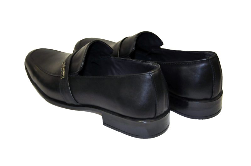 Μαύρα δερμάτινα παπούτσια