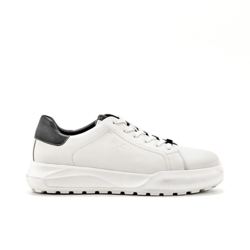 Λευκό-μαύρο δερμάτινα sneakers παπούτσια VERSACE 19V69