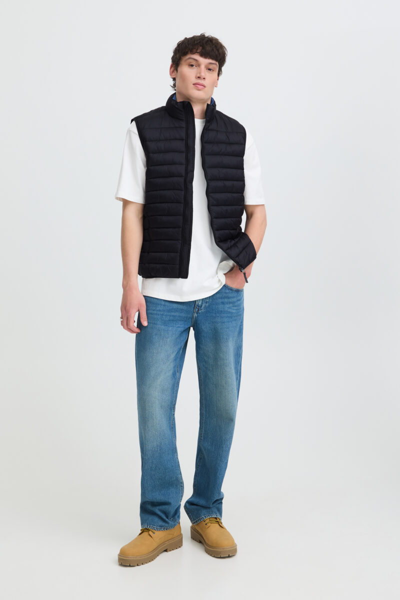 Μαύρο αμάνικο μπουφάν σε κανονική γραμμή BLEND COMPANY